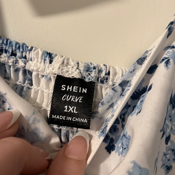 White and blue floral maxi dress - Picture 4 of 5